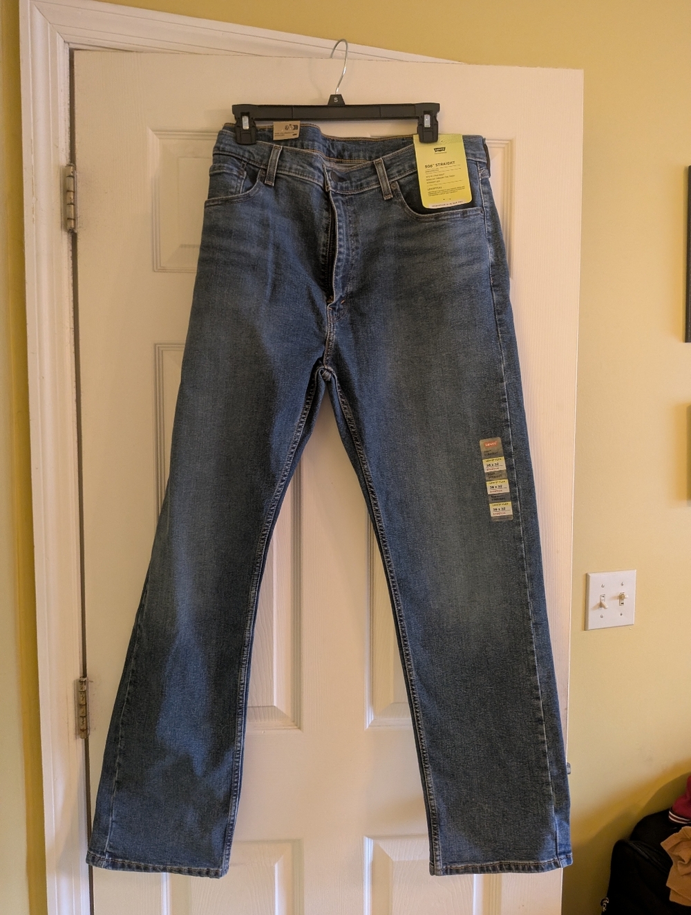 New Levi's Flex 506 Straight Jeans - Classic Back View 38x32